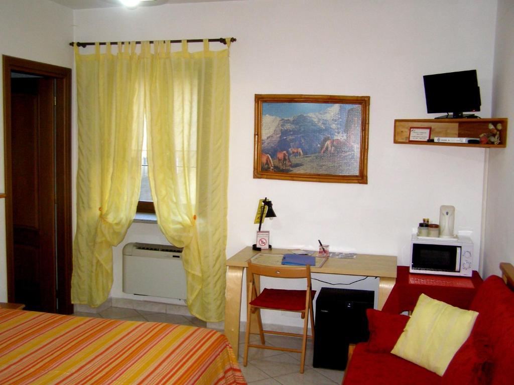 L'Antico Borgo Rooms Rental Caprie Bilik gambar